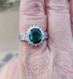 Green Stone Ring.... S8