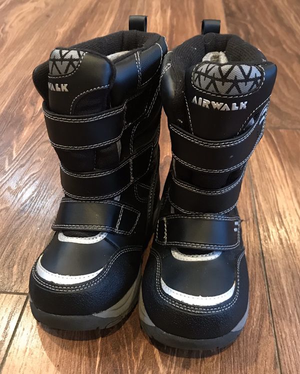 snow boots size 8.5