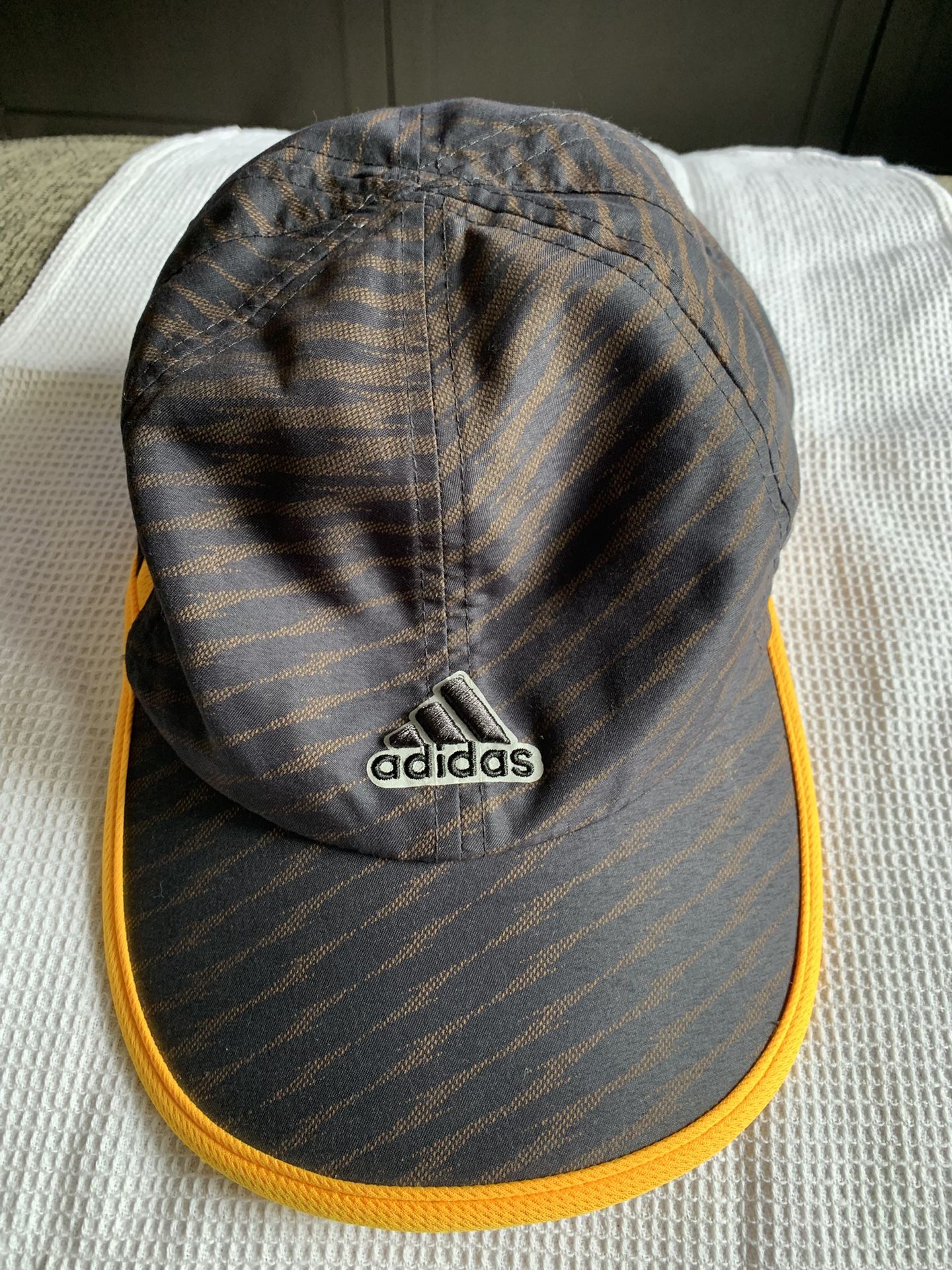 Stylish Adidas hat in excellent, like-new condition.