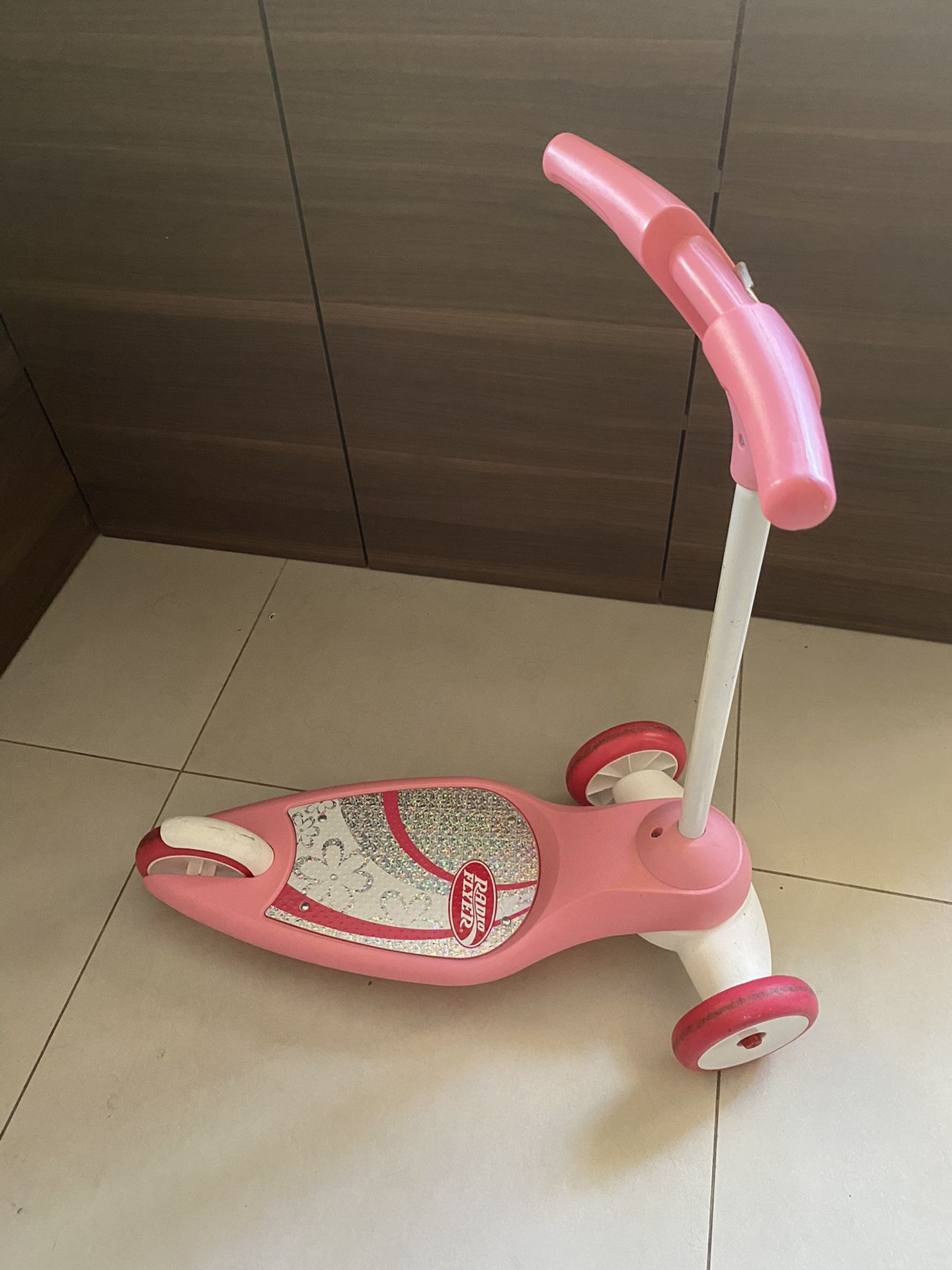 Pink large scooter