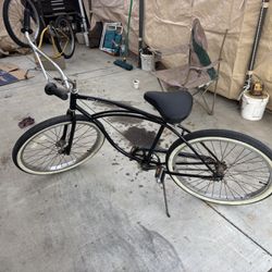 1980s  beach cruiser Schwinn Bike 