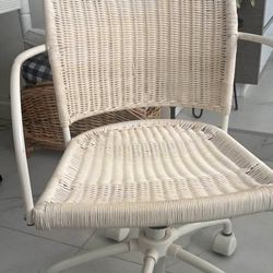 Wicker Office Desk Chair. 