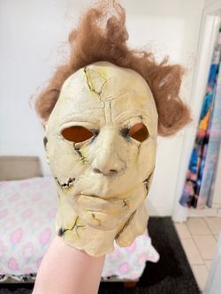 Costume