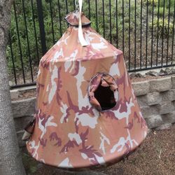 Outdoor hanging tent with rope
