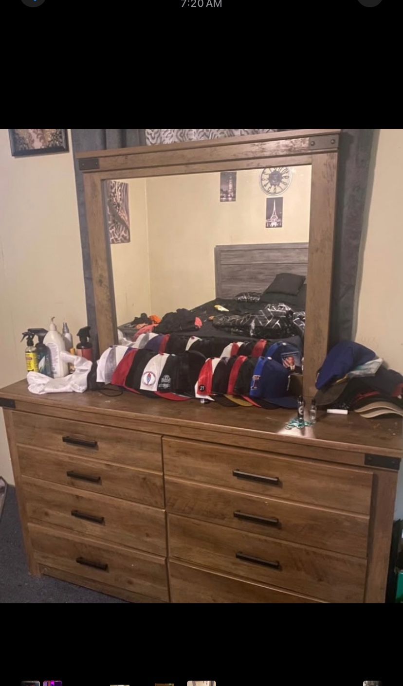 Dresser Set