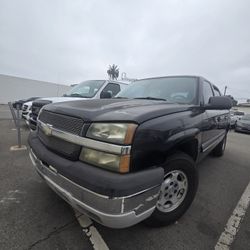 2004 CHEVY AVALANCH STRONG 