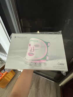 Omnilux LED Mask – Clear