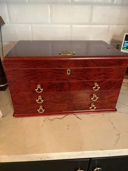 1915 THOMPSON & CO CIGAR HUMIDOR LARGE SIZE CHERRY WOOD WITH ACCESSORY DRAWERS