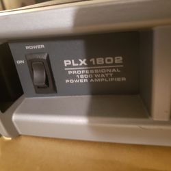 QSC PLX1802 power amplifier 1800w 2-channel
