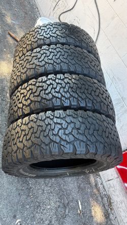 Set of 4 tire 285/65/18 Bfgoodrich All Terrain T/A KO2