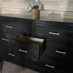 Long Dresser 