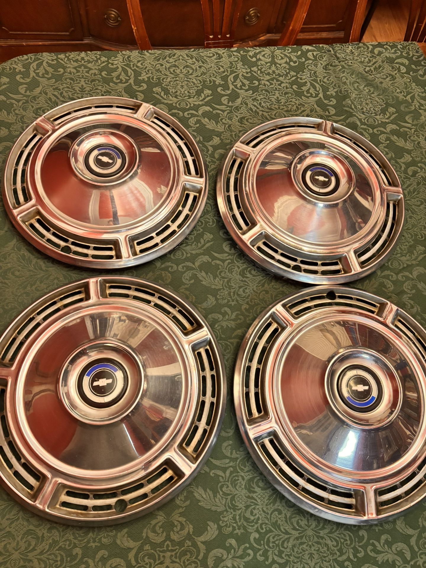 Chevy Hubcaps 1(contact info removed)