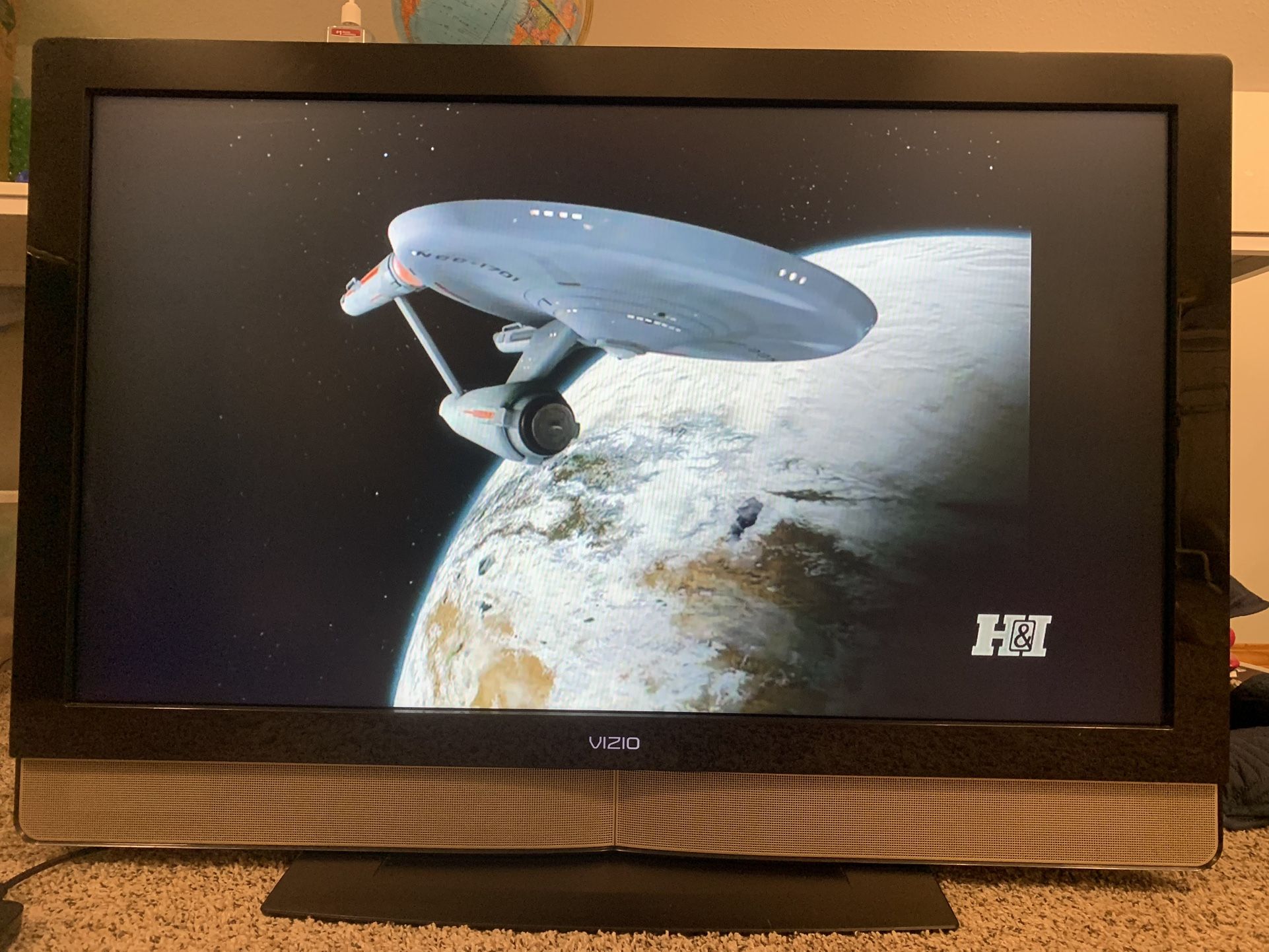 Vizio TV (42 Inch)