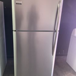 Refrigerator 30 W 69h 