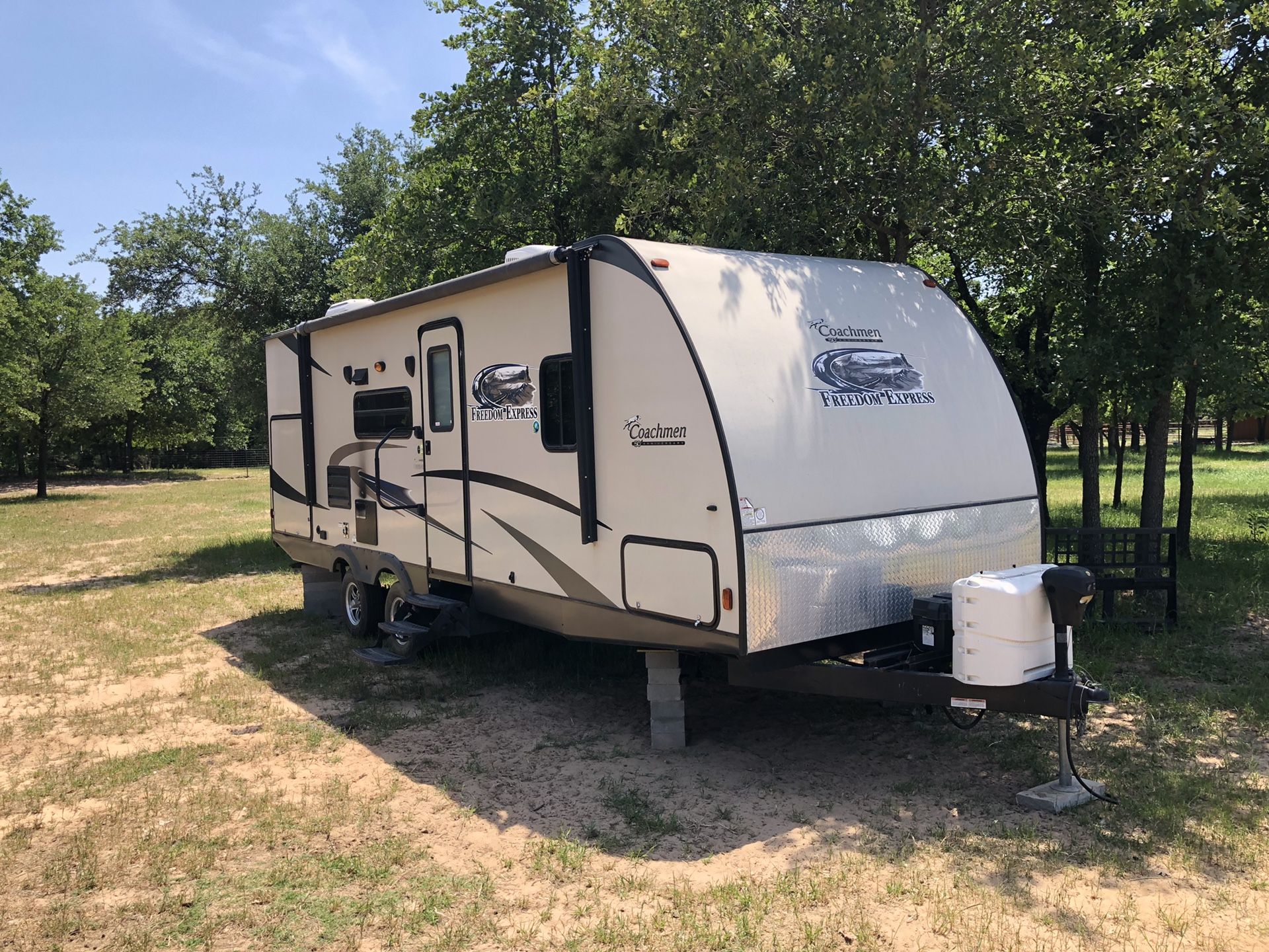 Camper trailer 2014 coachman freedom