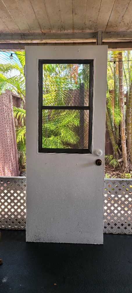 Puerta 32x.79