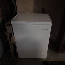 Insignia Deep Freezer