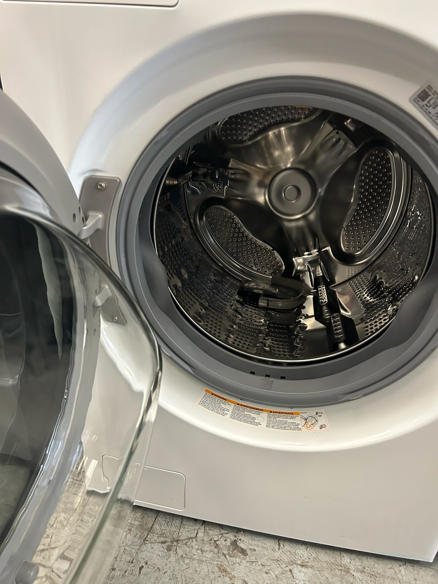 NEW LG 5.0 cu. ft. Washer 7.8 cu. ft. Dual Inverter Heat Pump Ventless Dryer Electric Washtower in White