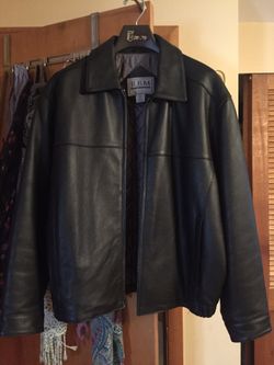 Men’s leather jacket size medium