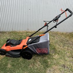 Black & Decker Electric Lawn Mower (Plug-in)