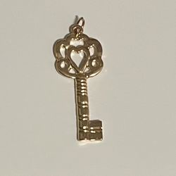  Gold Tone Key Heart Pendant - Gold Tone Link / 2 in