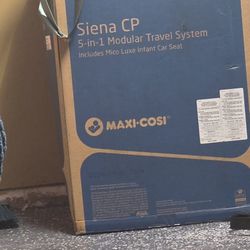 Brand New Striller Infant Car Seat Duo