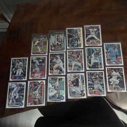 16 Topps baseball cards lot