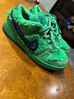 Nikes size 7