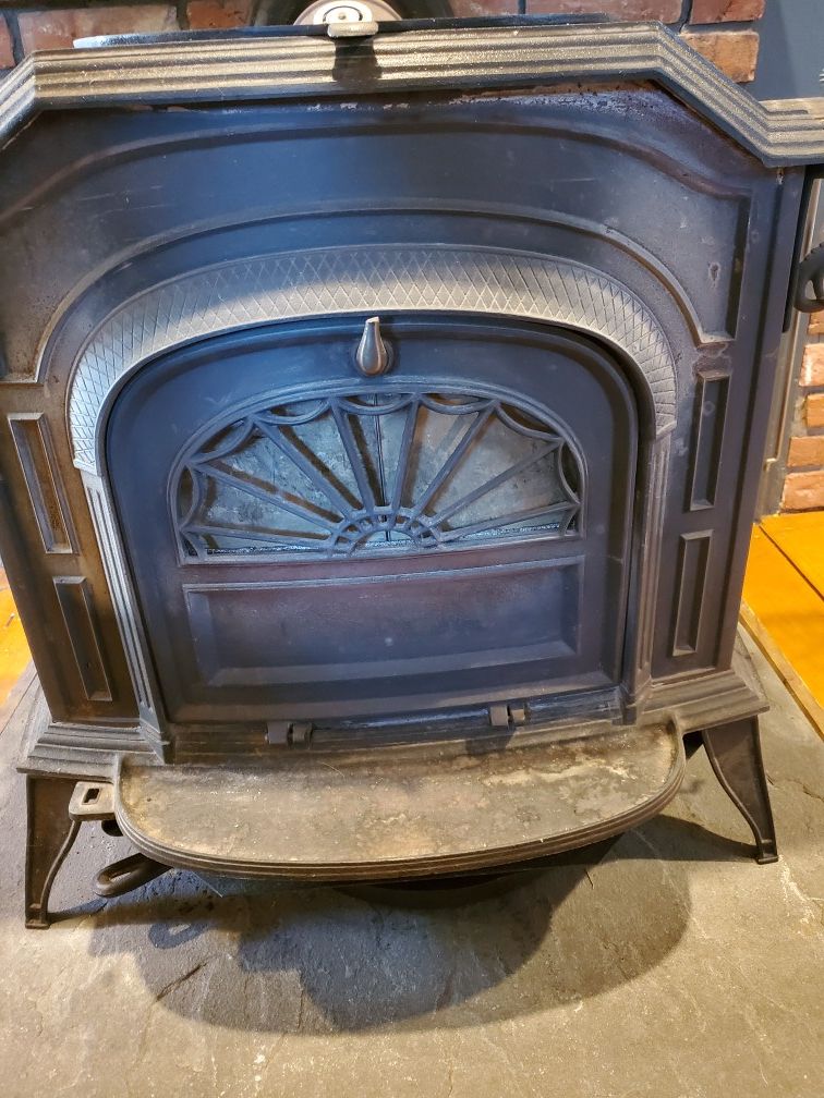 Vermont Casting Resolute wood stove for Sale in Enfield, CT - OfferUp