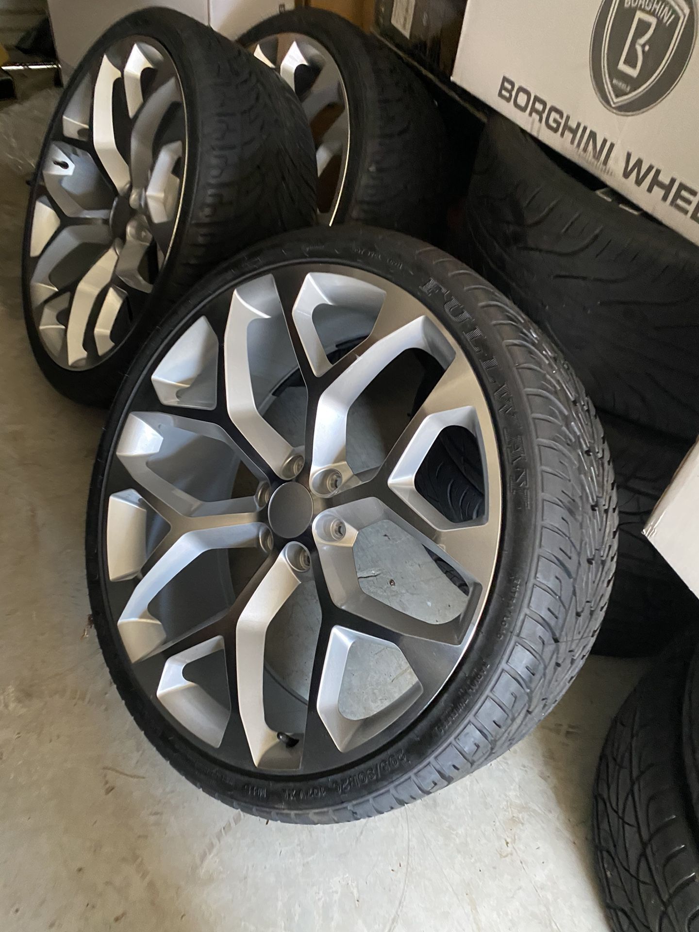 26s 26s inch wheels brand new in box fits Chevy Silverado Avalanche Tahoe Gmc Denali Yukon Sierra Hummer Cadillac Escalade Infiniti Qx80 Q56Nissan