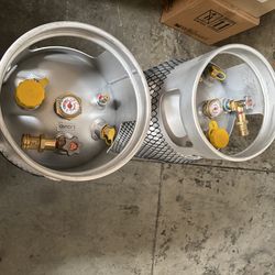 x2 33.5 Aluminum Forklift Propane Tanks Brand New And Filled With Propane