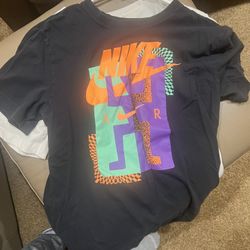 Nike T Shirts Medium 