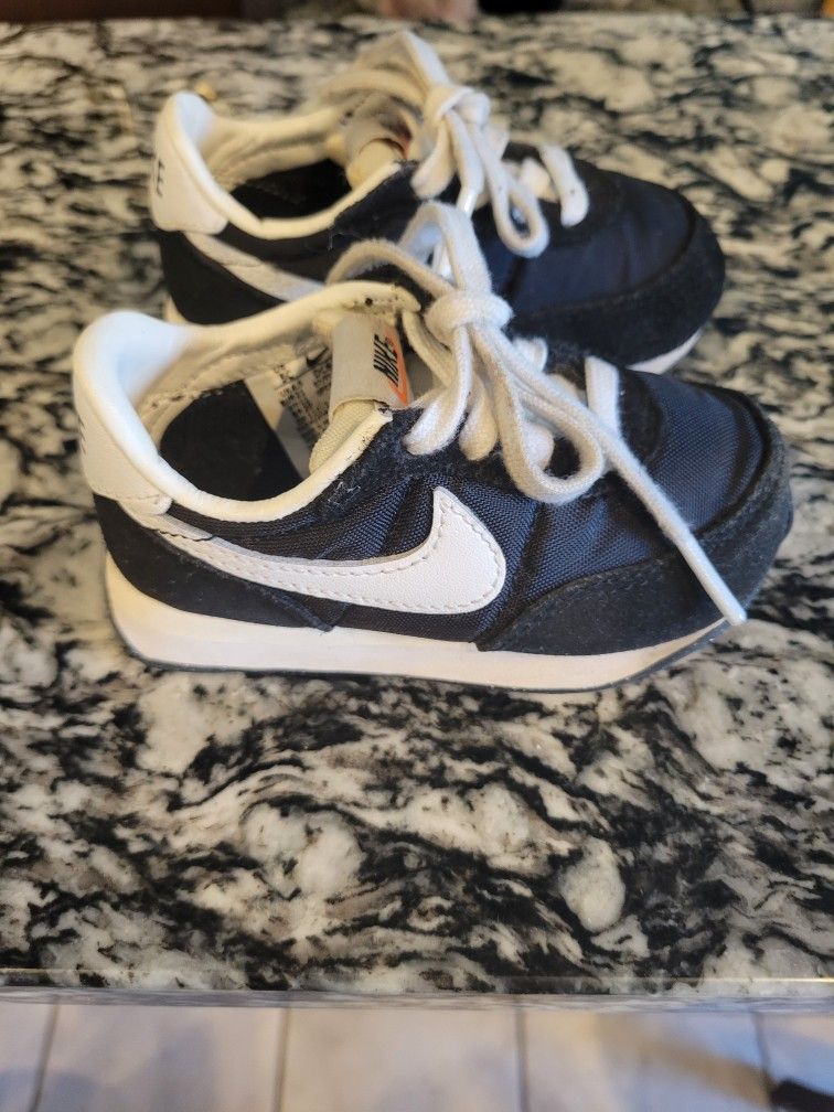 Black Nike Toddler Shoes Size 5c
Good Condition