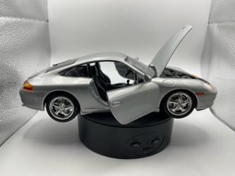 Model Car - Silver \ Carrera. 1997 Porsche  Carrera 911 /    1/18   Burago ( mint condition )