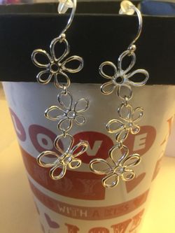 Love Jewelry 💕 Sterling Silver Floral earrings / Classy & Sophisticate fun long dangle style 🌺🌸🌺