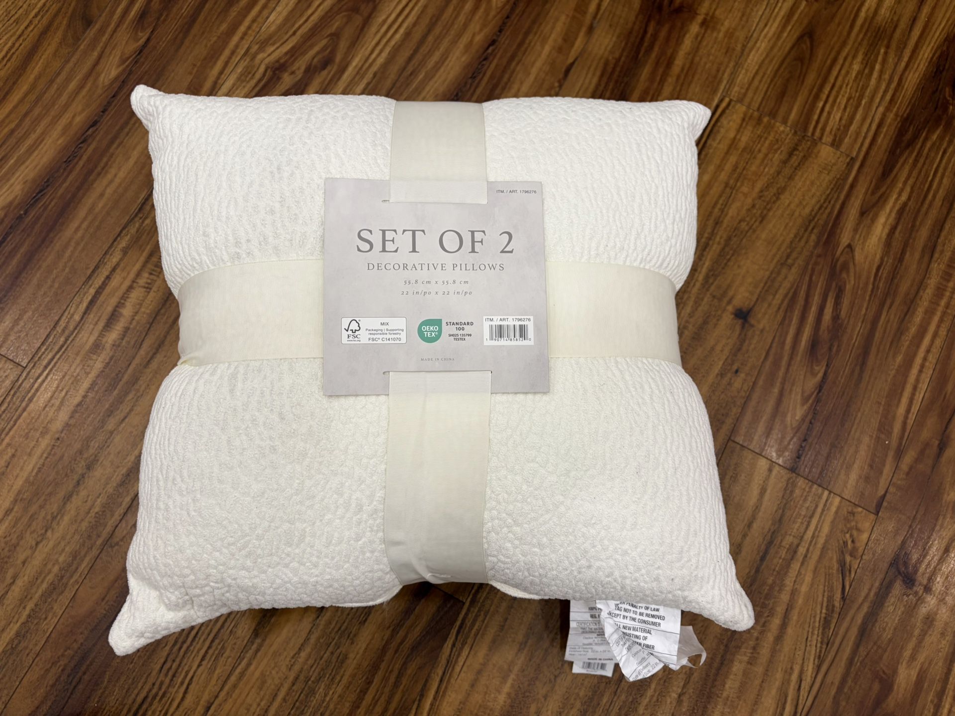 Decorative Pillows Set