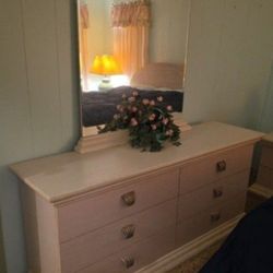 2 DRESSERS WITH MIRRORS $100 each ($160 for Both)