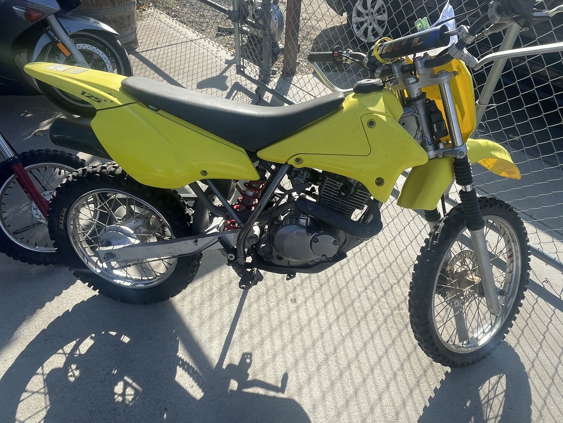 Suzuki 125cc dirt bike & Baja 50cc dirt bike