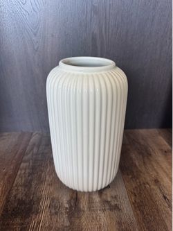 Elegant Ceramic Ribbed Vase ~5x9”