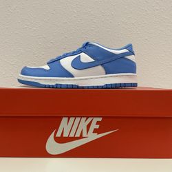 $400 Nike Dunk Low UNC 6Y (women 7.5)