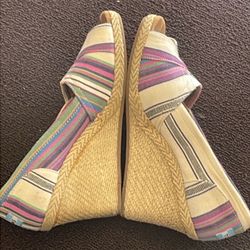 Tom’s Shoes wedges size 9