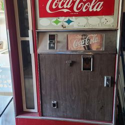 1970's Vintage Coca Cola Machine