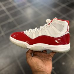 Air Jordan 11 Retro Cherry Size 10.5