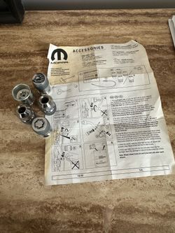 Mooar wheel locks set