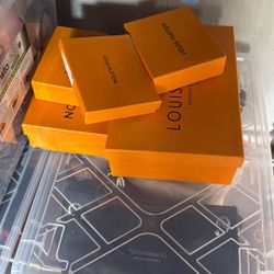 Fake LV boxes 