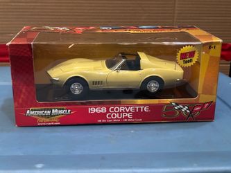 Ertl American Muscle 1968 Chevrolet Corvette Coupe 1:18 Diecast Yellow
