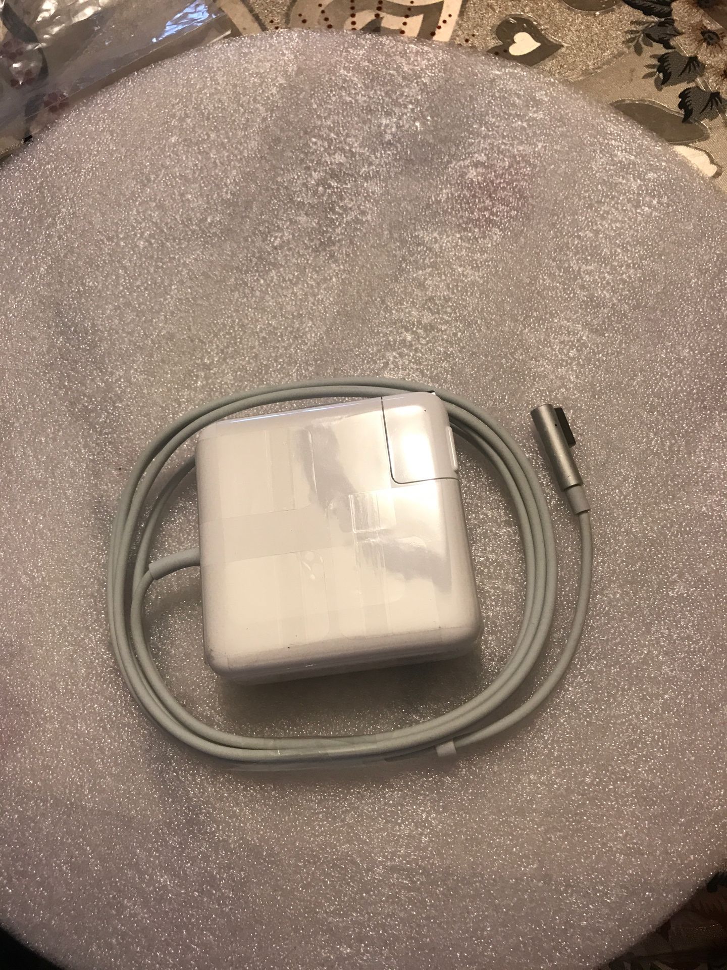 Apple MacBook A1344 Charger