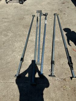 Leveling jacks
