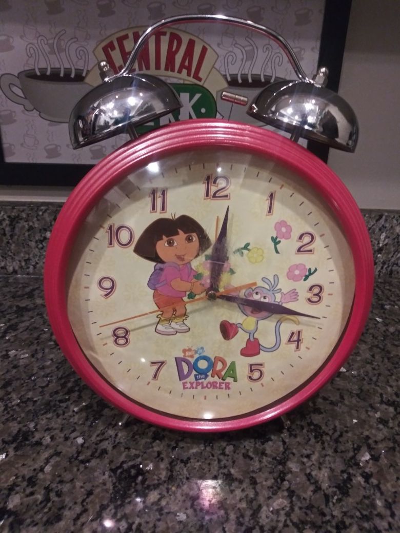 2004 Viacom Old-Fashioned Dora the Explorer Alarm Clock