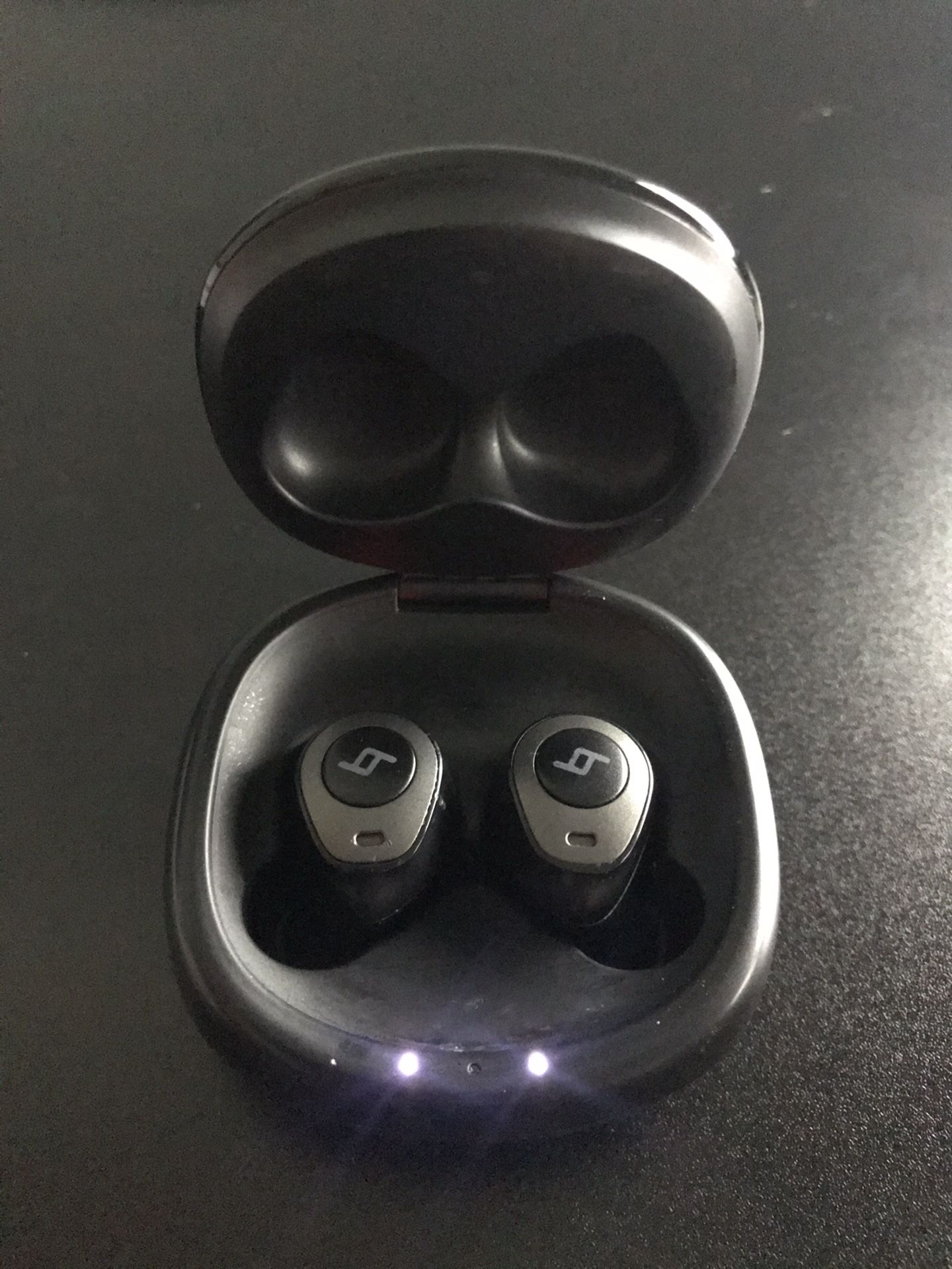 Wireless earbuds